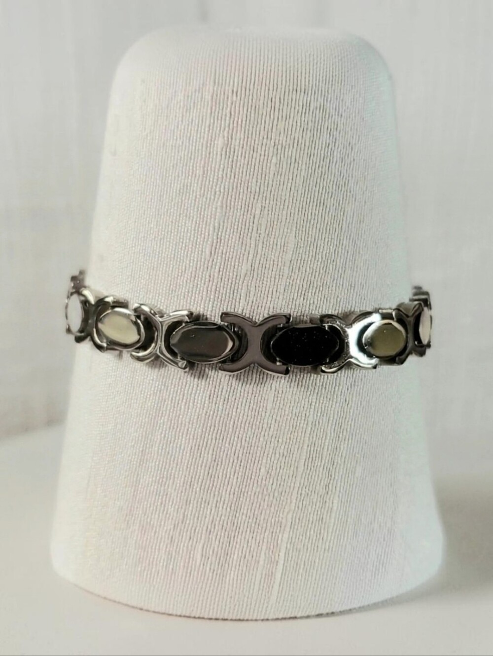Taxco 7" Bracelet XOXO Sterling Silver 925 Link Chain Fold Lock Vintage Mexico